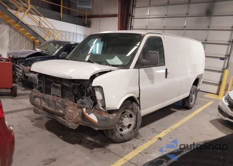 2008 Chevrolet Express Work Van z USA, uszkodzony, nr VIN 1GCGG25C881191682